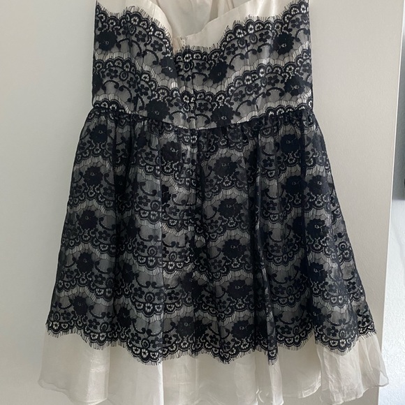 Black and white lace cocktail dress - Picture 2 of 3